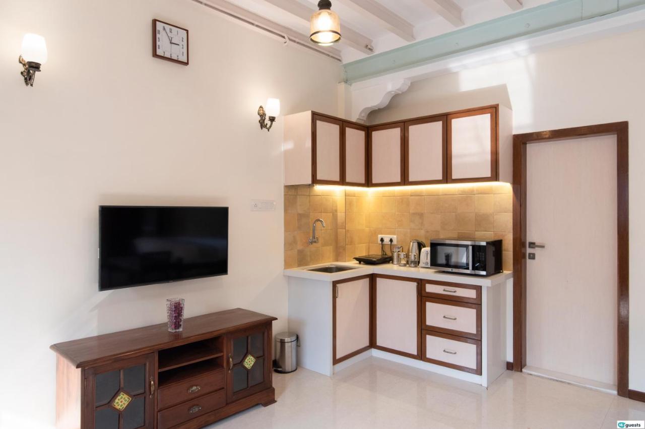 Homestay Higuests Vacation - Colaba *